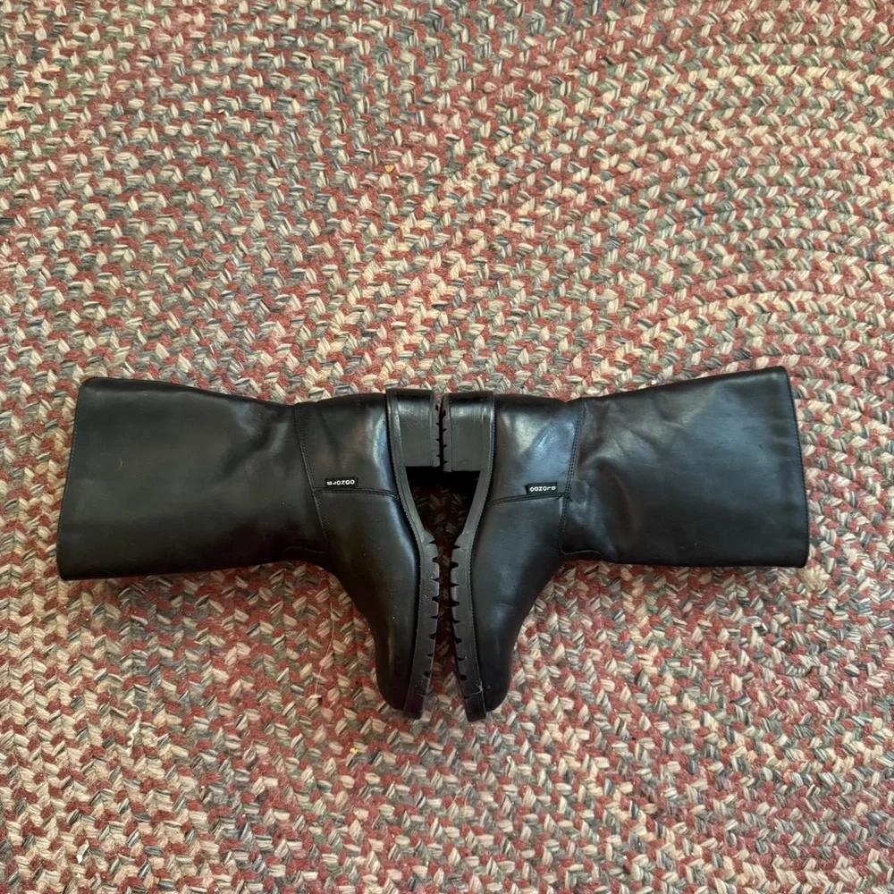 BLONDO Black Leather Boot